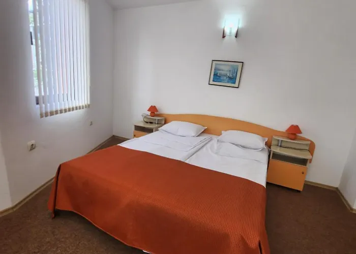 гранат Къща за гости Слънчев бряг