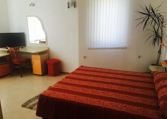 Къща за гости гранат 3*